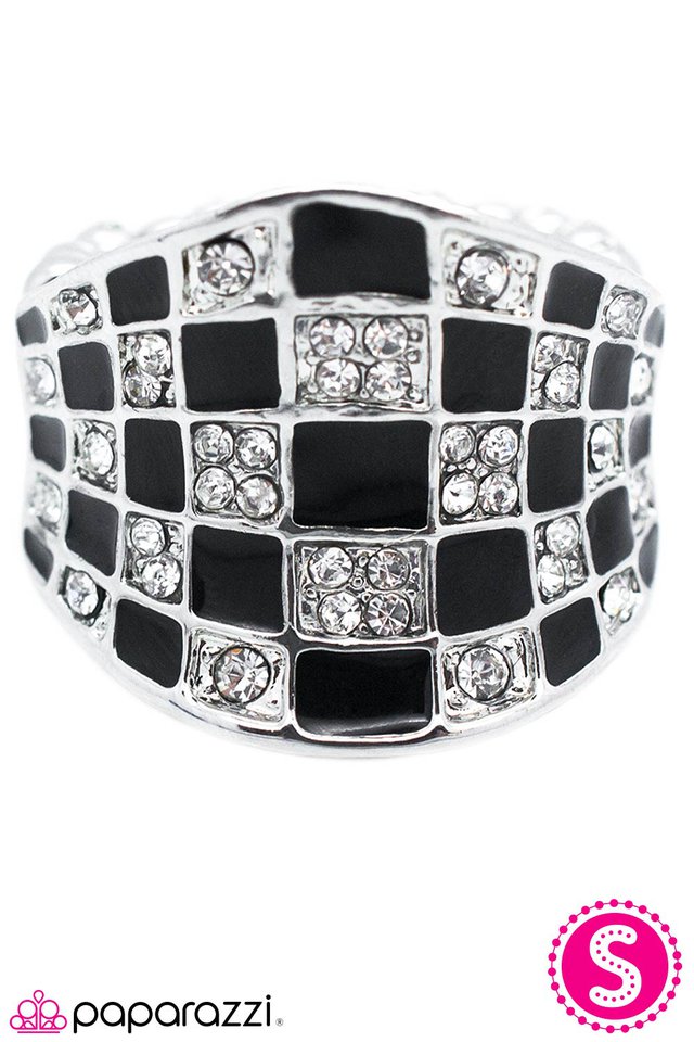 Paparazzi ♥ Its Hip to Be Square - Black ♥ Ring