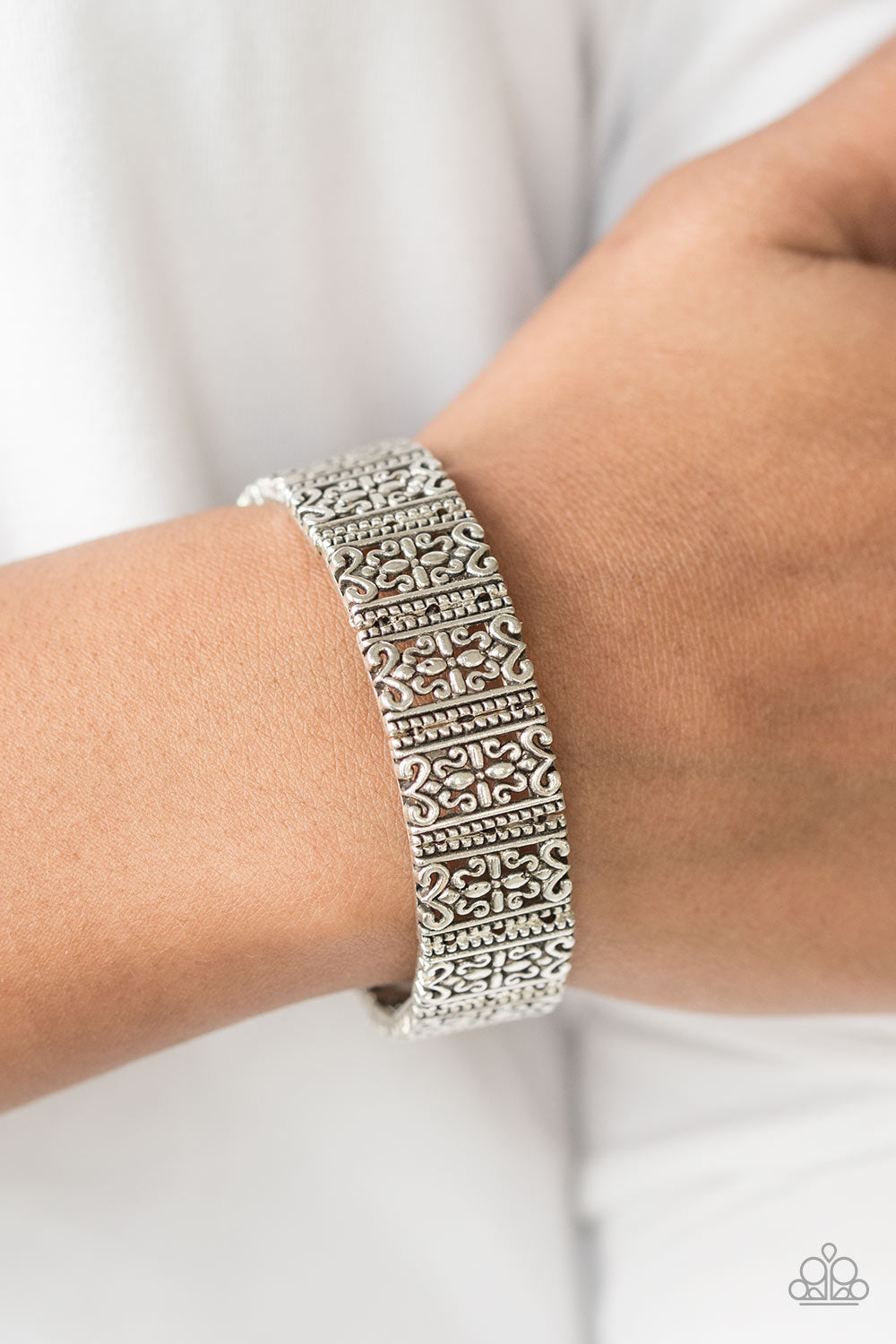 Paparazzi ♥ Regal Reverie - Silver ♥ Bracelet