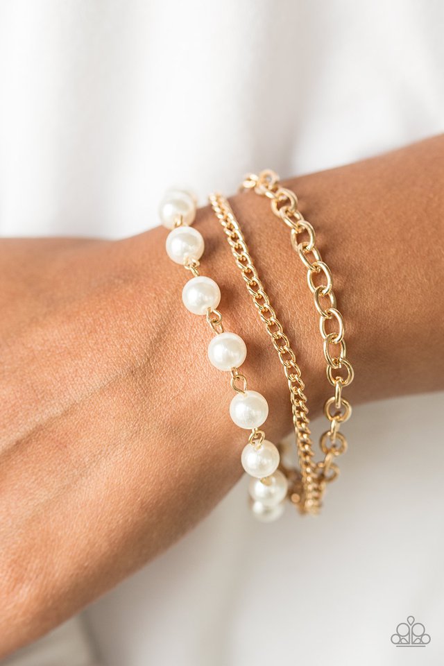 Paparazzi ♥ Classically Cambridge - Gold ♥ Bracelet