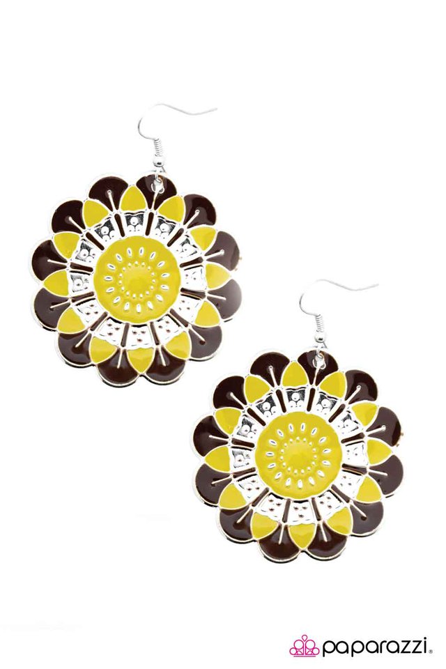 Paparazzi ♥ Rustically Radiating - Yellow ♥ Earrings