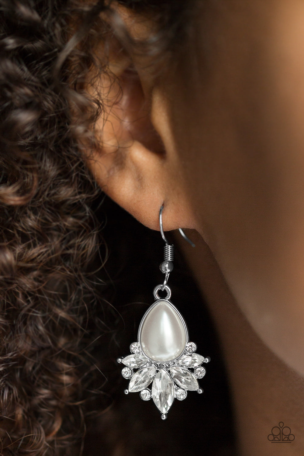 Paparazzi ♥ Regal Reputation - White ♥ Earrings