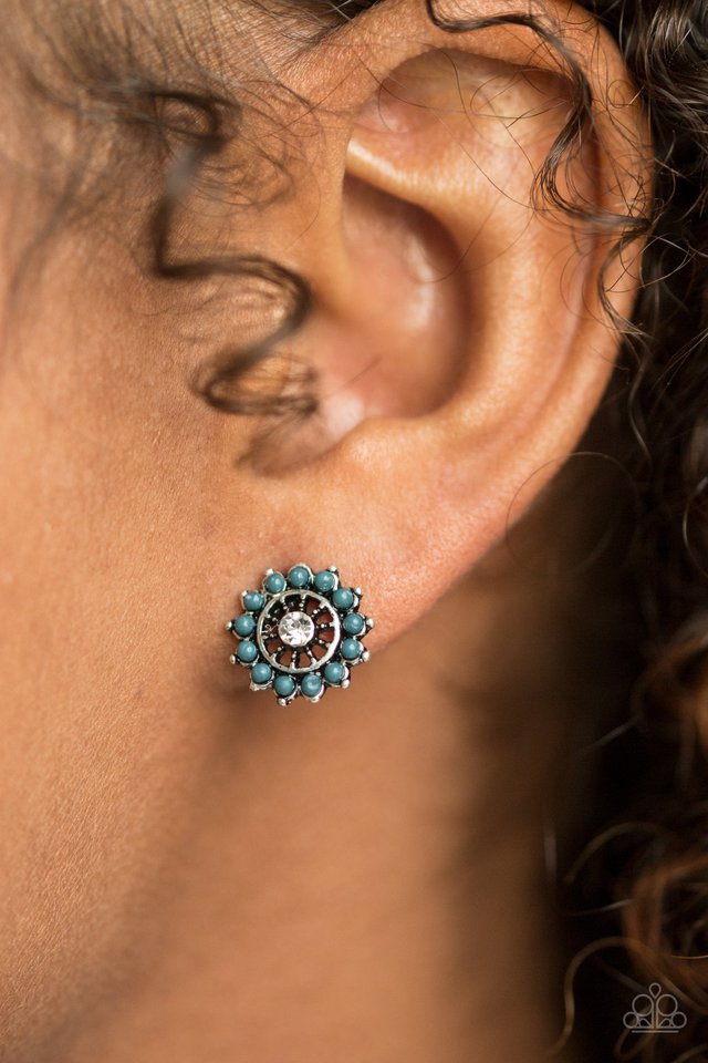 Paparazzi ♥ Dreamy Dahlia - Blue ♥ Post Earrings