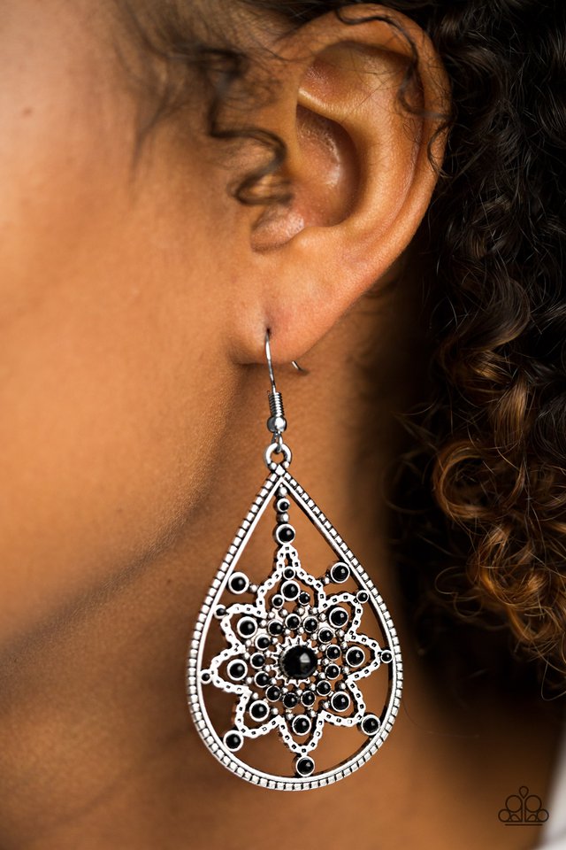 Paparazzi ♥ Daffodil Dreams - Black ♥ Earrings