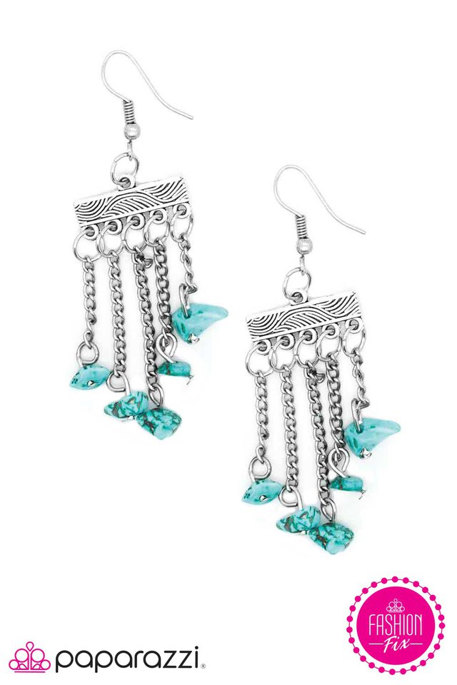 Paparazzi ♥ Natural-Born Bombshell - Blue ♥ Earrings