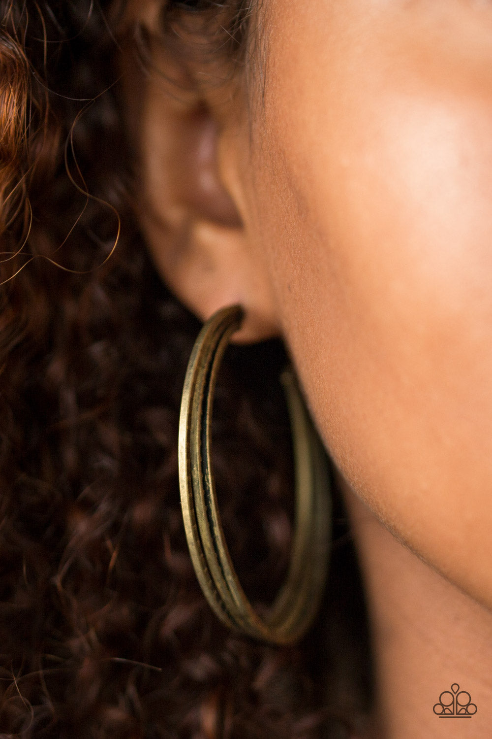 Paparazzi ♥ Delusions Of Grandeur - Brass ♥ Earrings