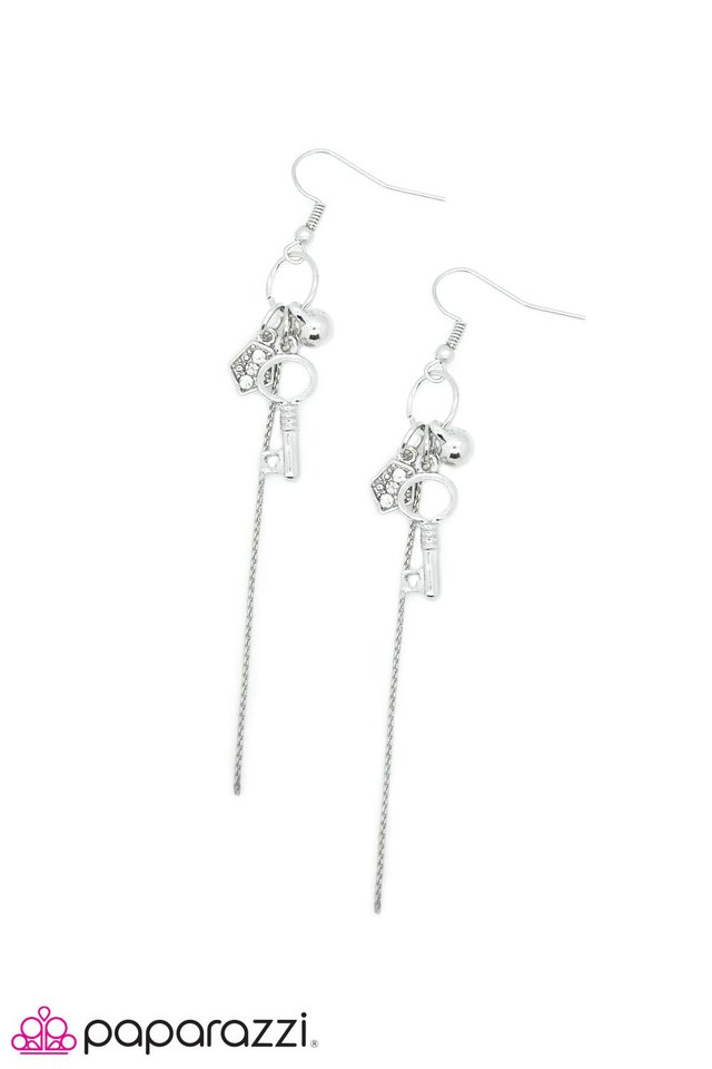 Paparazzi ♥ Keep It Low Key - Silver ♥ Earrings