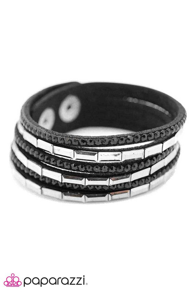 Paparazzi ♥ Razzle Dazzle - Black ♥ Bracelet