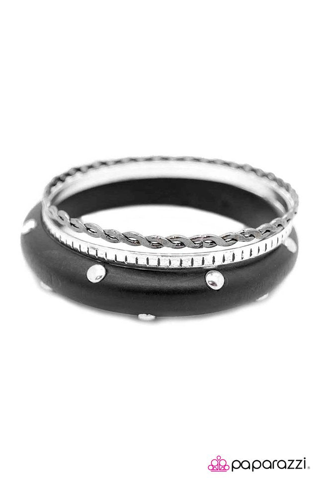 Paparazzi ♥ Into Obsidian - Black ♥ Bracelet
