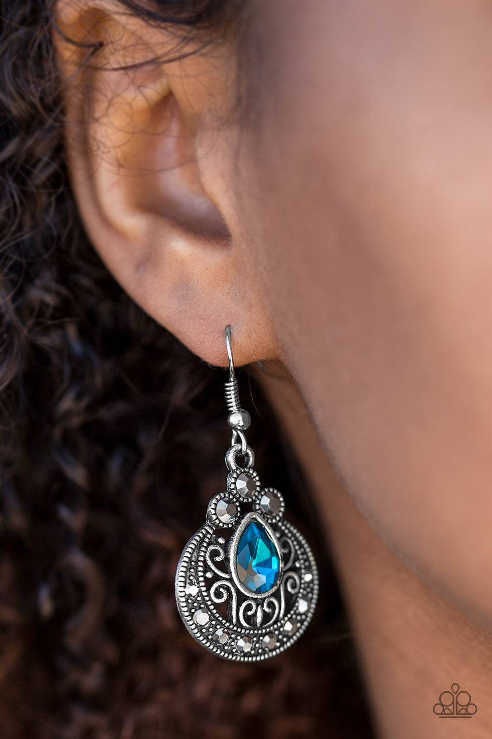 Paparazzi ♥ Royal Refinery - Blue ♥ Earrings