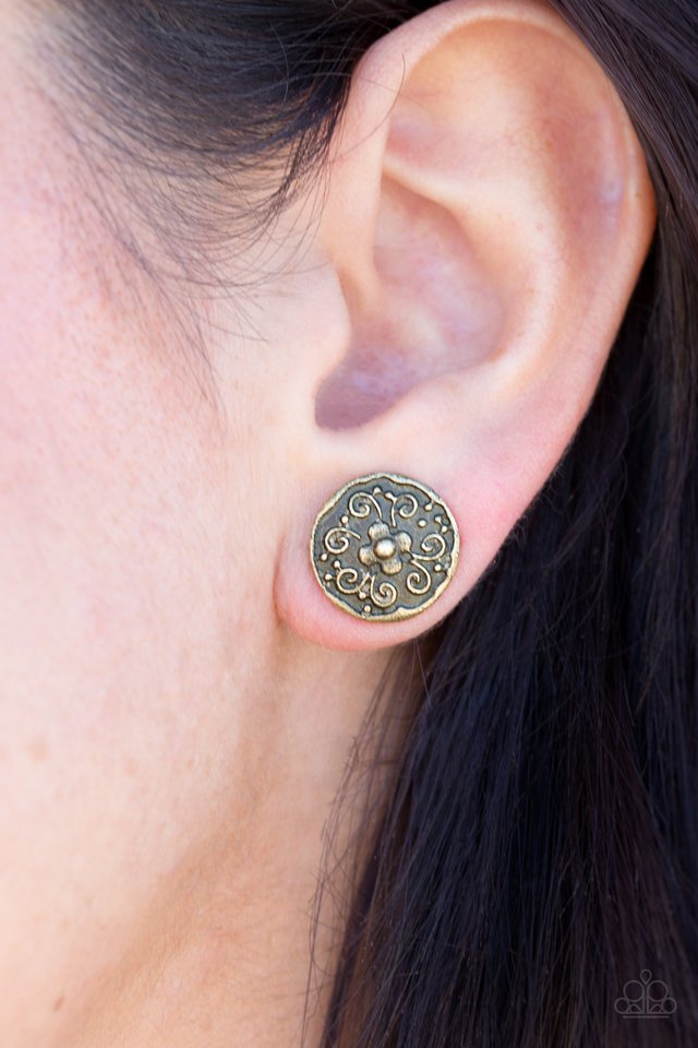 Paparazzi ♥ Garden Glee - Brass Post ♥ Post Earrings