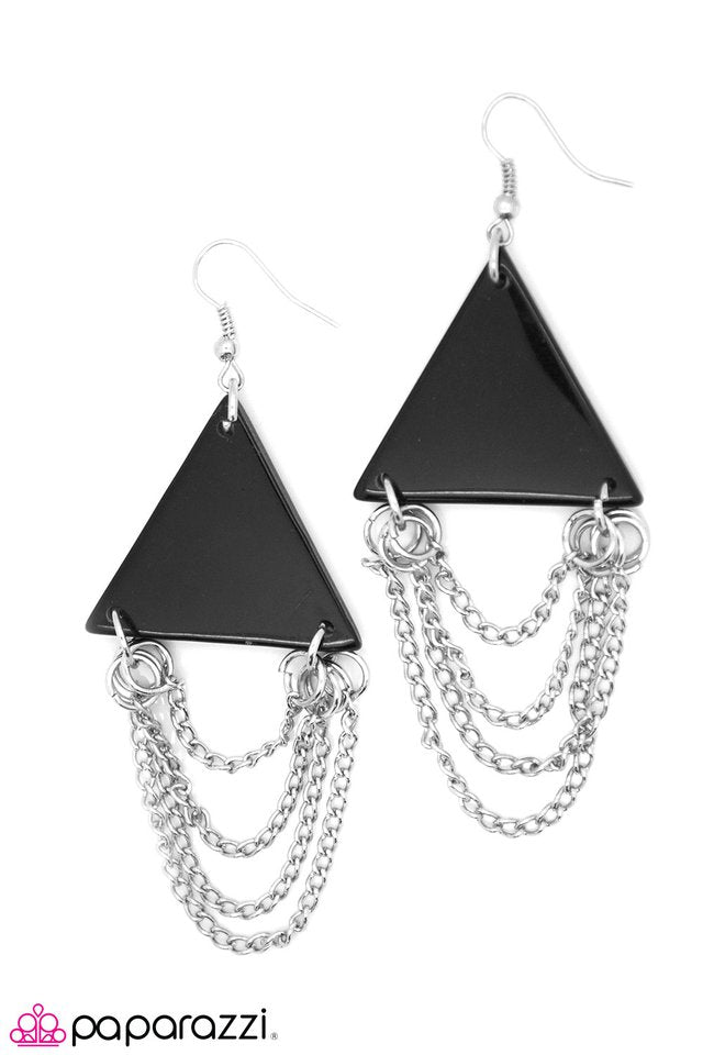 Paparazzi ♥ Royally Appointed - Black ♥ Earrings
