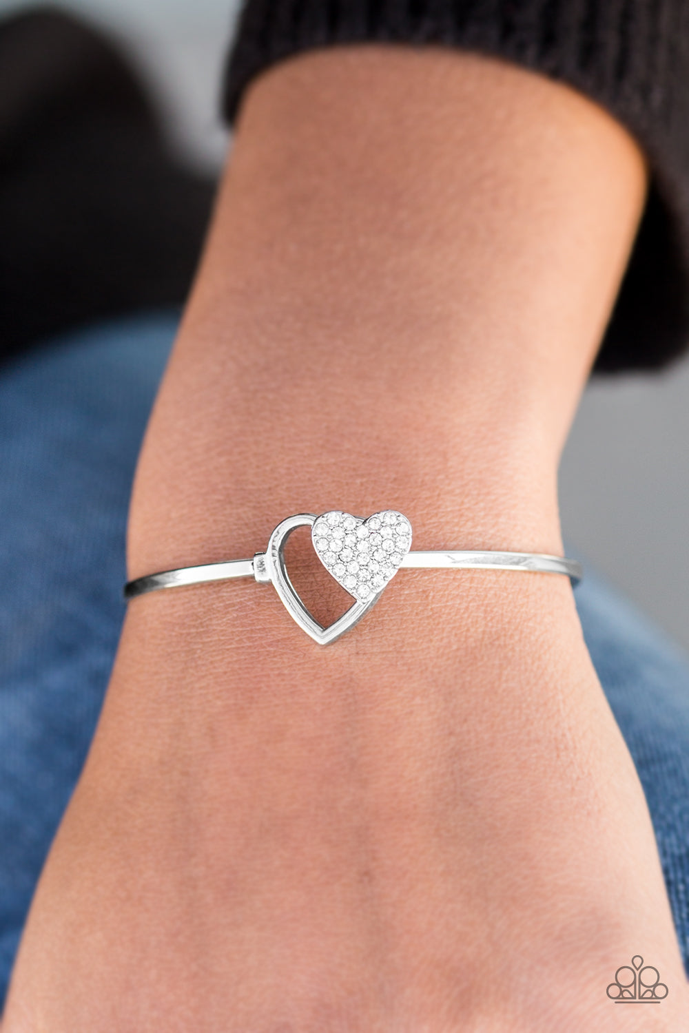 Paparazzi ♥ Valentine Vixen - White ♥ Bracelet