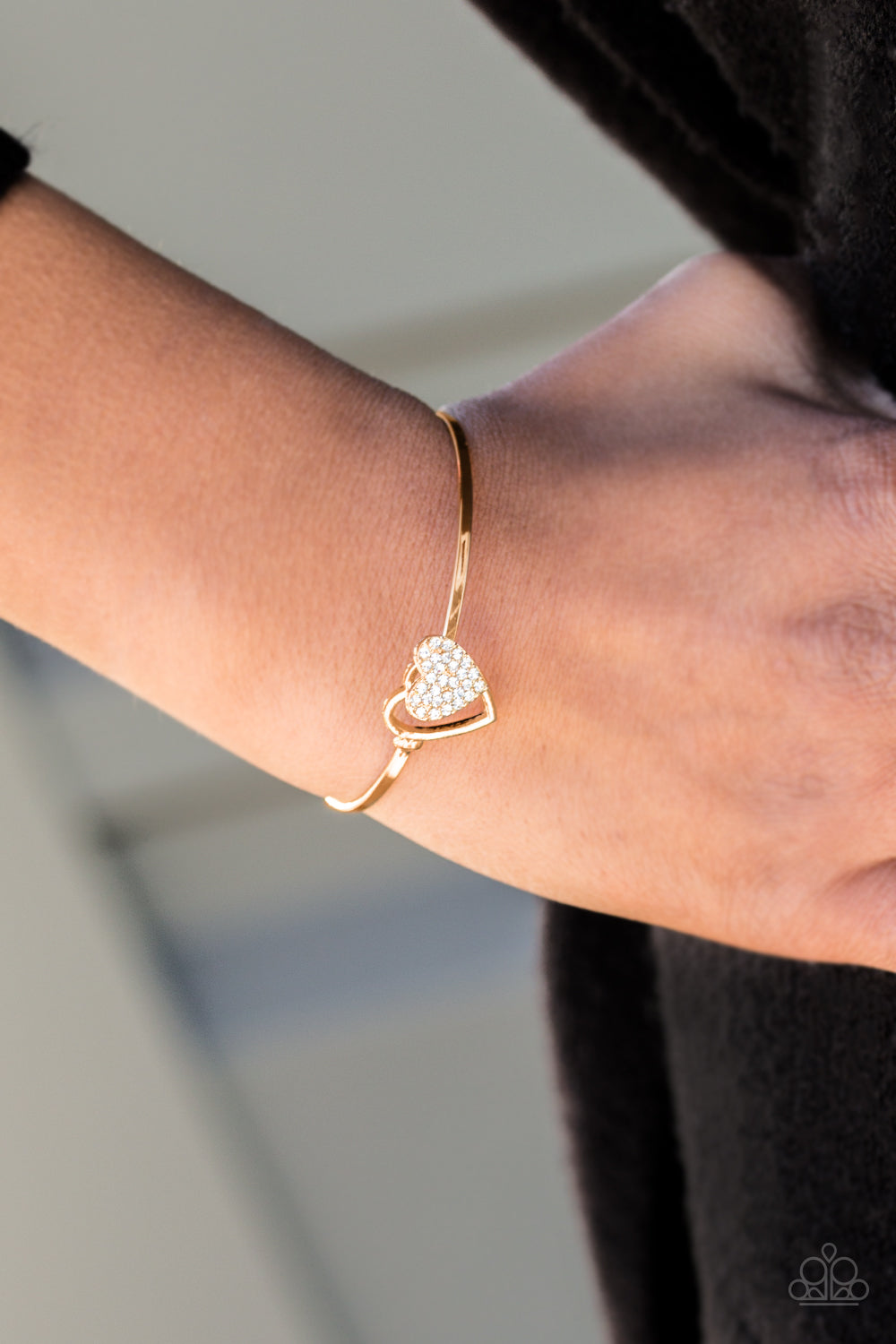 Paparazzi ♥ Valentine Vixen - Gold ♥ Bracelet