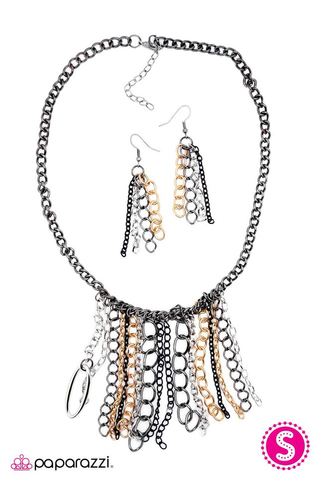 Paparazzi ♥ Industrial Infatuation - Black ♥ Necklace