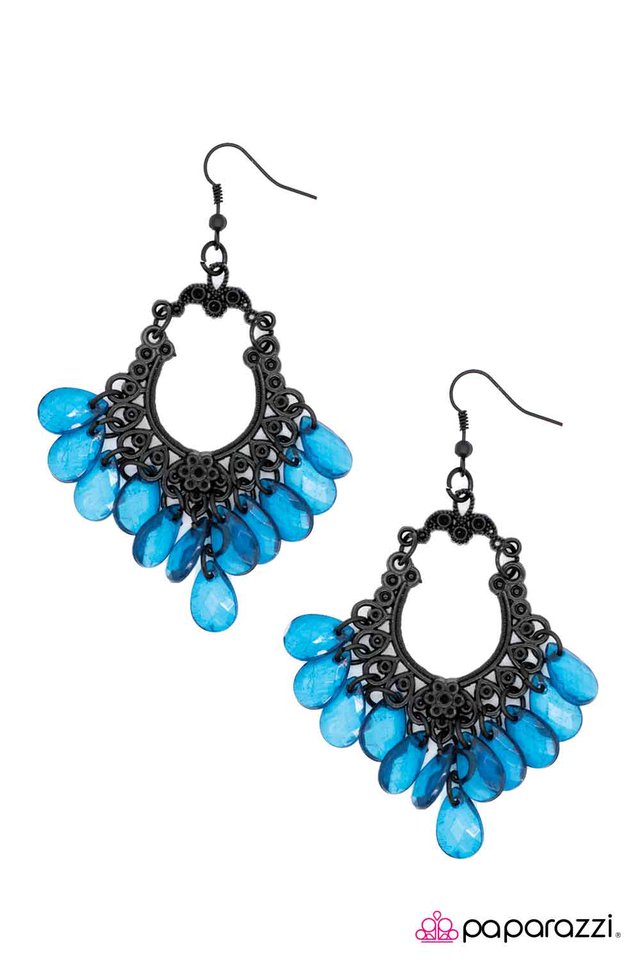 Paparazzi ♥ Drop It! - Blue ♥ Earrings