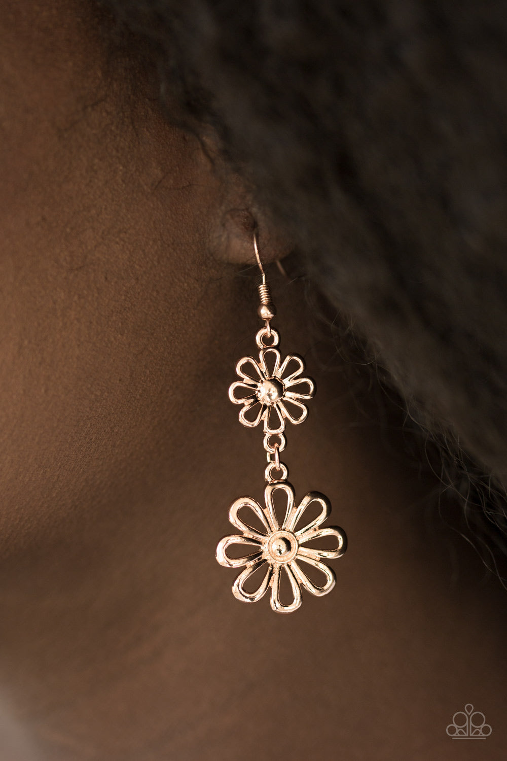Paparazzi ♥ A Date With Daisies - Rose Gold ♥ Earrings