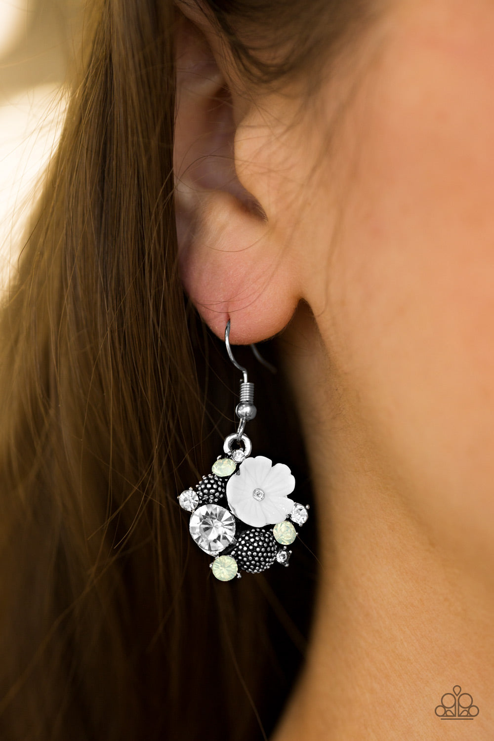 Paparazzi ♥ Lily Valleys - White ♥ Earrings