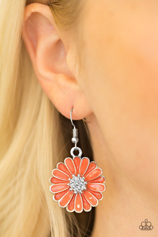 Paparazzi ♥ Distracted By Daisies - Orange ♥ Earrings