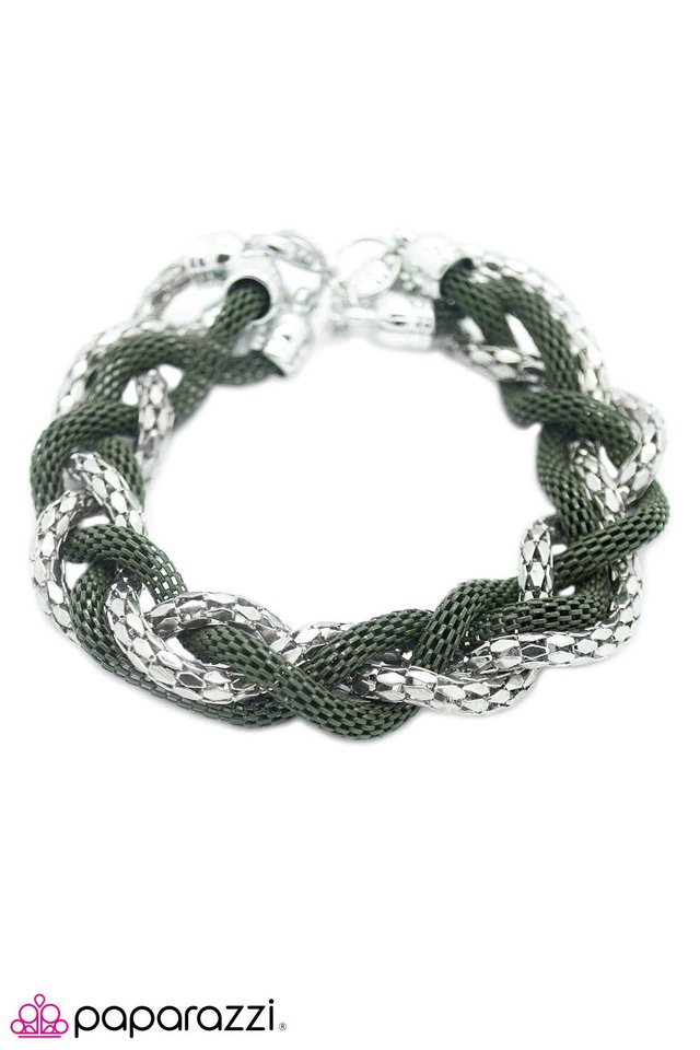 Paparazzi ♥ Catwalk Crawl - Green ♥ Bracelet