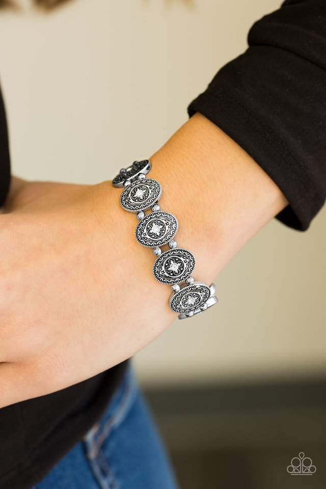 Paparazzi ♥ Girl Grandeur - White ♥ Bracelet