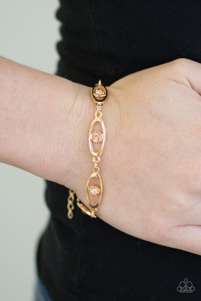 Paparazzi ♥ Starry Eyed - Gold ♥ Bracelet