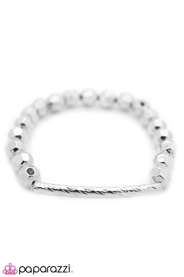 Paparazzi ♥ Queen Bee - Silver ♥ Bracelet