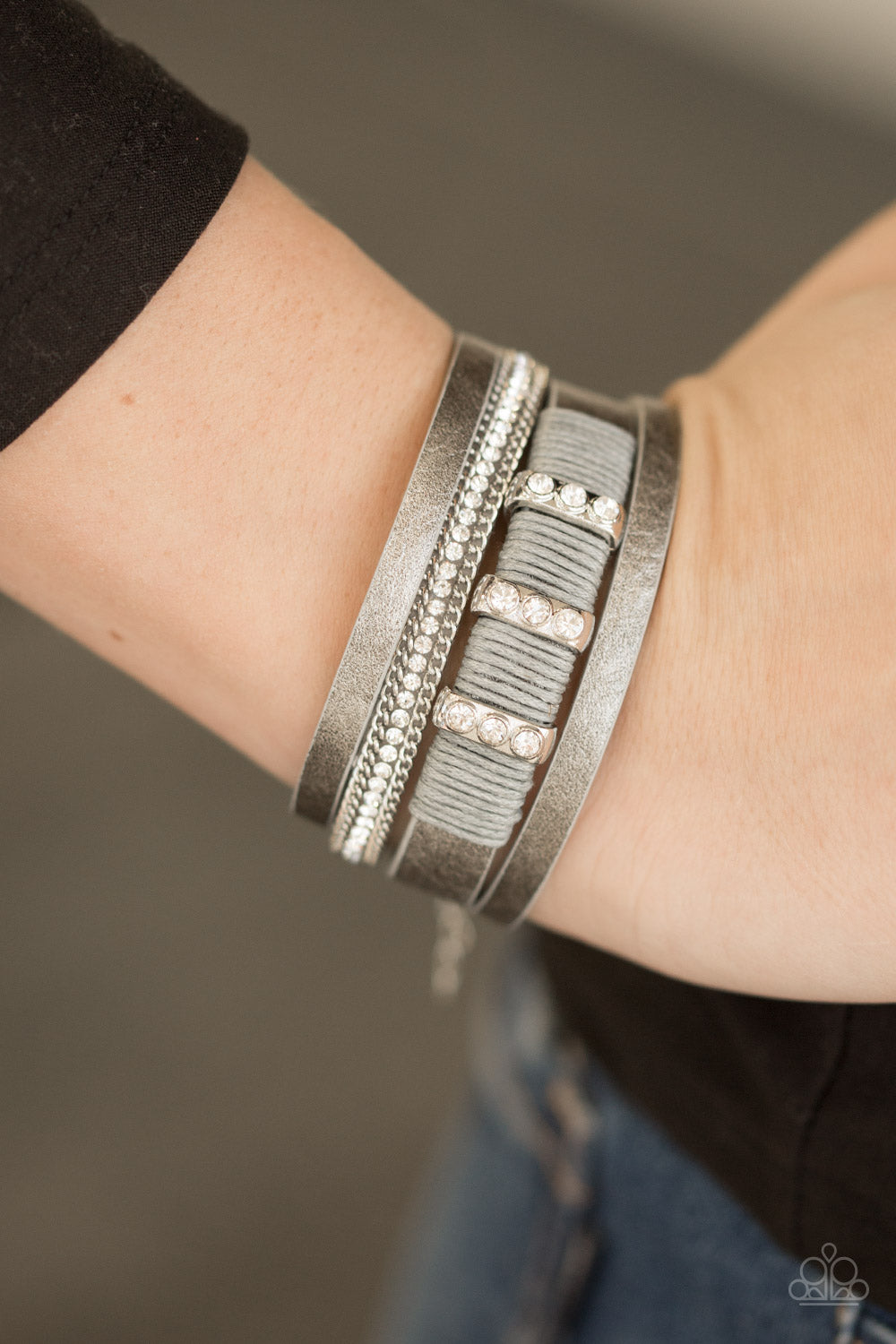 Paparazzi ♥ FAME Night - Silver ♥ Bracelet