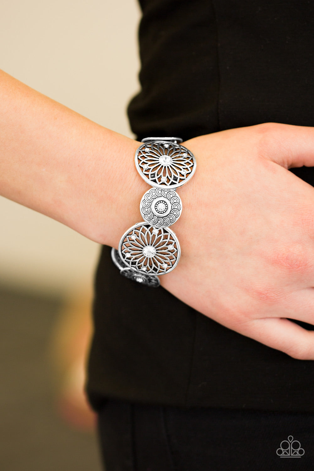 Paparazzi ♥ Love WHEEL Find A Way - White ♥ Bracelet