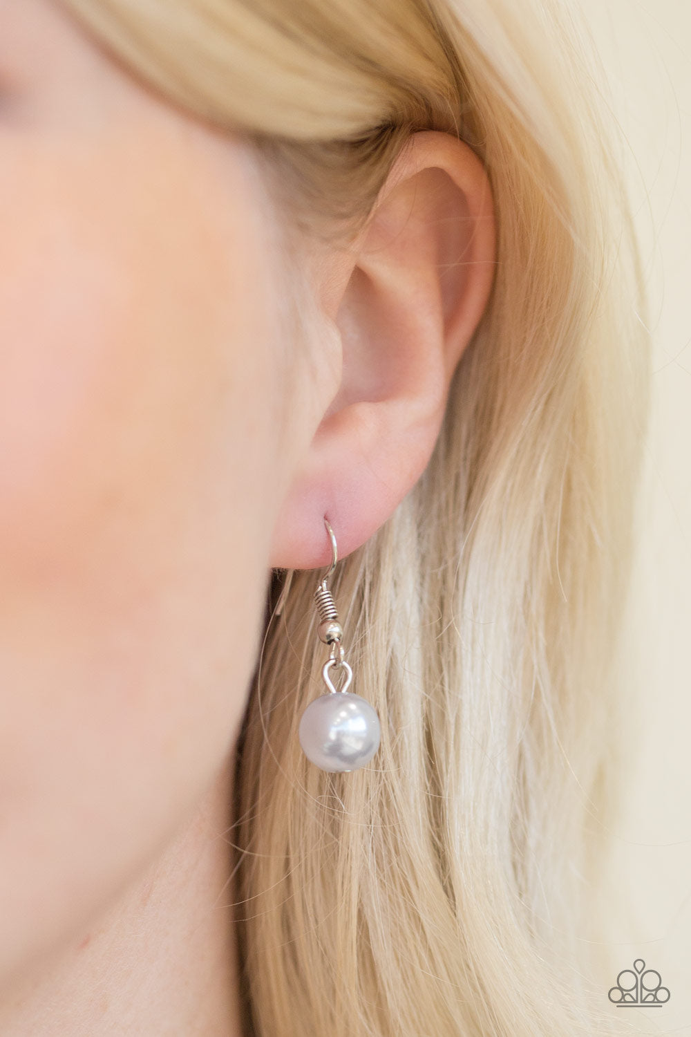 Paparazzi ♥ STUN Control - Silver ♥ Necklace