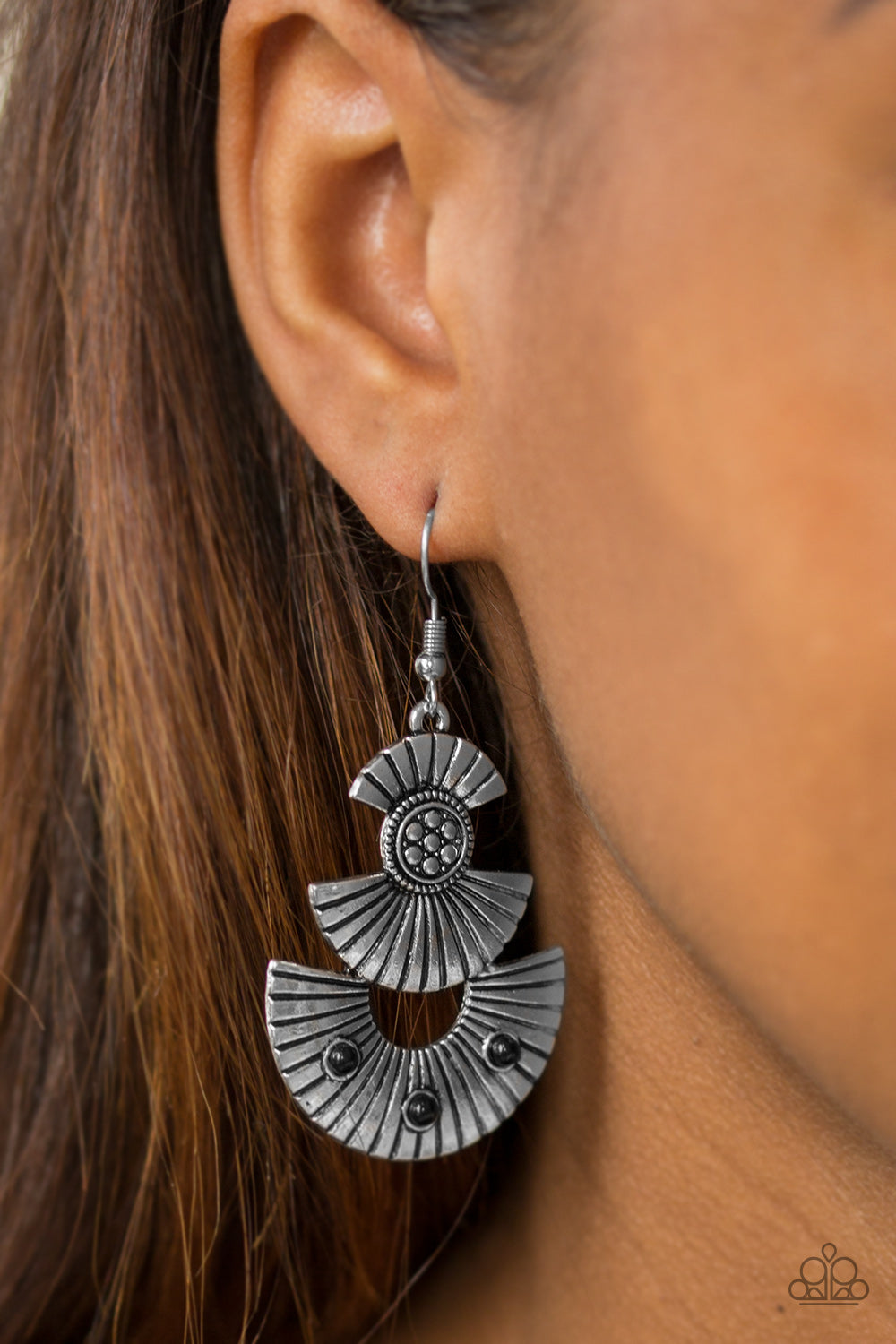 Paparazzi ♥ Far East - Black ♥ Earrings
