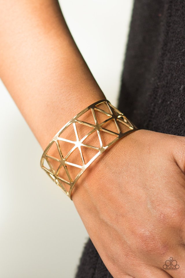 Paparazzi ♥ Knock Into Shape - Gold ♥ Bracelet