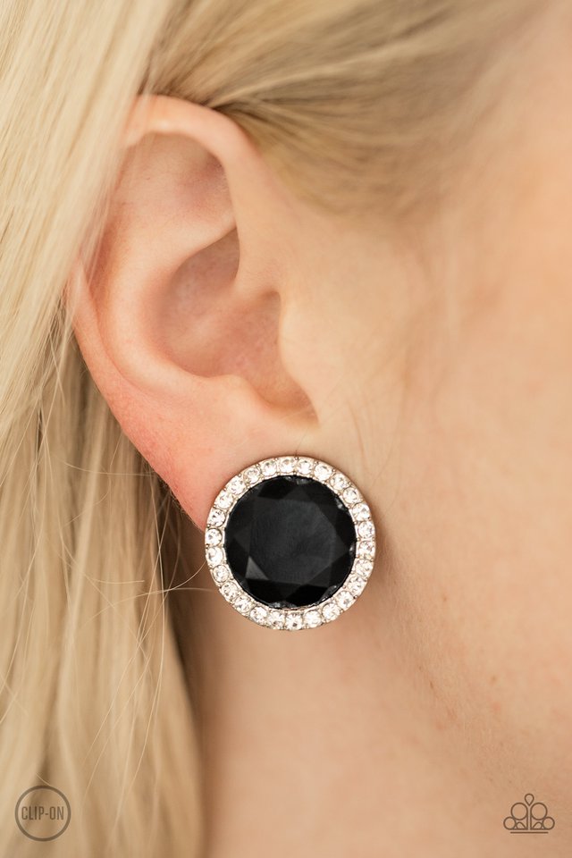 Paparazzi ♥ Positively Princess - Black Clip-On ♥ Clip-On