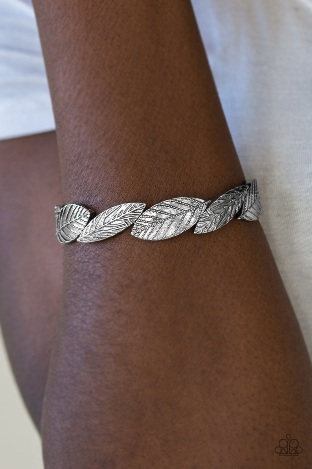 Paparazzi ♥ Popular Be-LEAF - Silver ♥ Bracelet