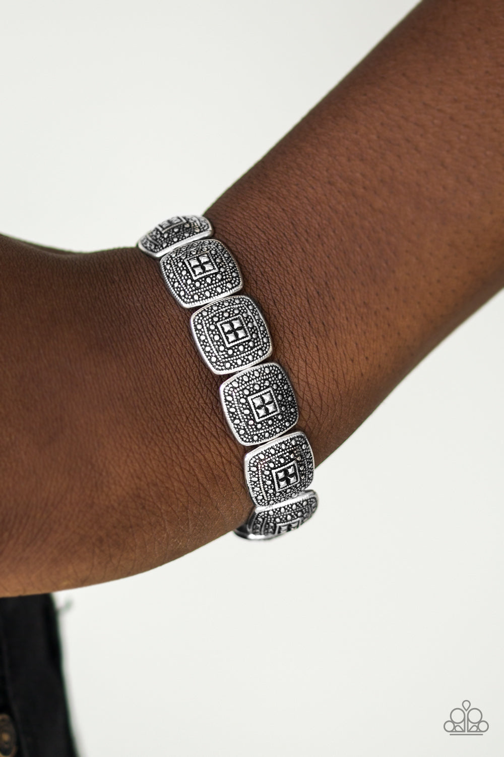 Paparazzi ♥ Radiantly Riviera - Silver ♥ Bracelet