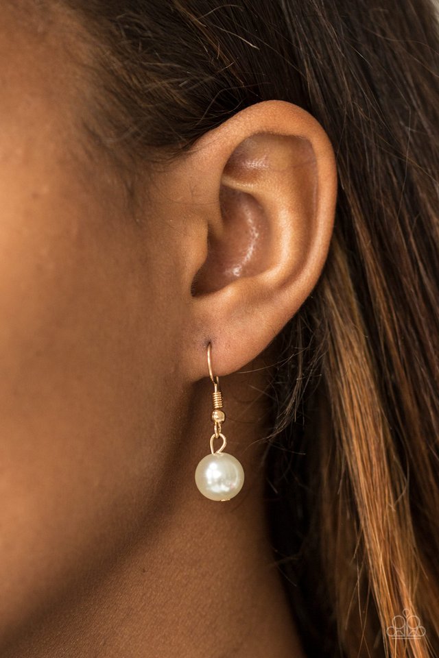 Paparazzi ♥ Hit The Runway - Gold Lanyard ♥ Lanyard