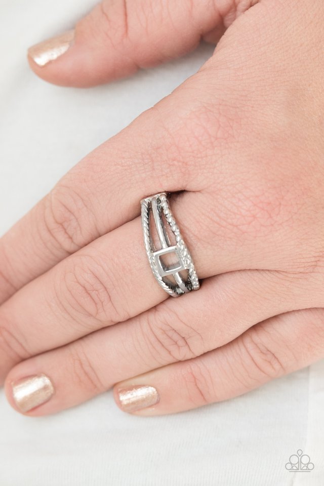 Paparazzi ♥ A Square Deal - Silver ♥ Ring