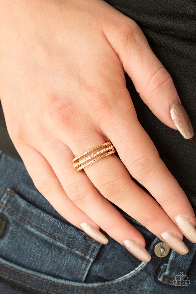 Paparazzi ♥ Center Court - Gold ♥ Ring