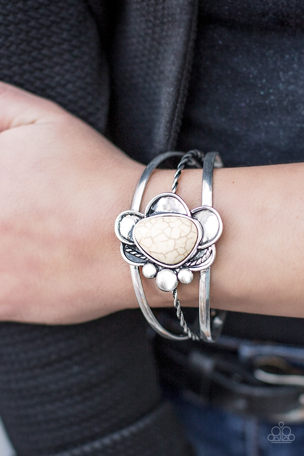 Paparazzi ♥ Sahara Sunflowers - White ♥ Bracelet