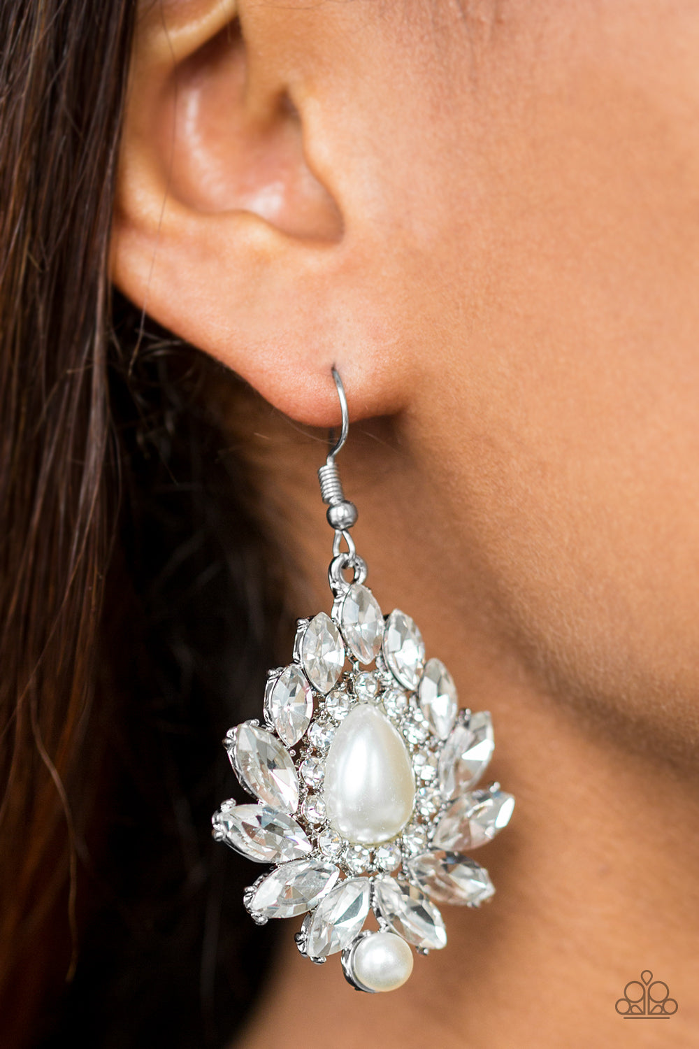Paparazzi ♥ Trophy Trove - White ♥ Earrings