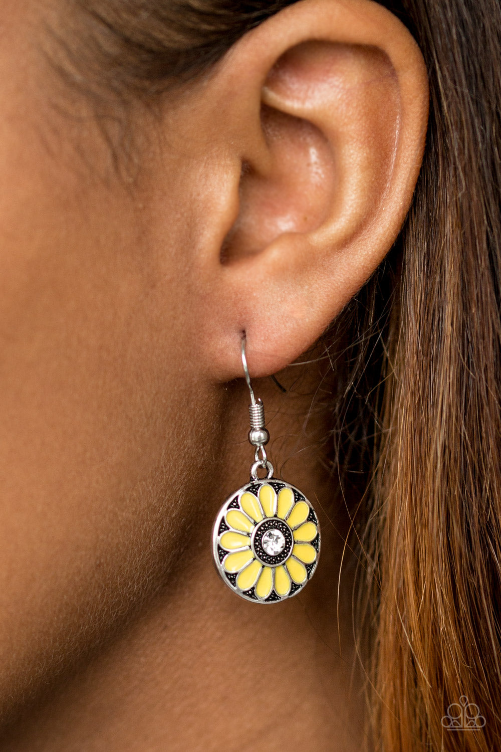 Paparazzi ♥ Lily Luau - Yellow ♥ Earrings