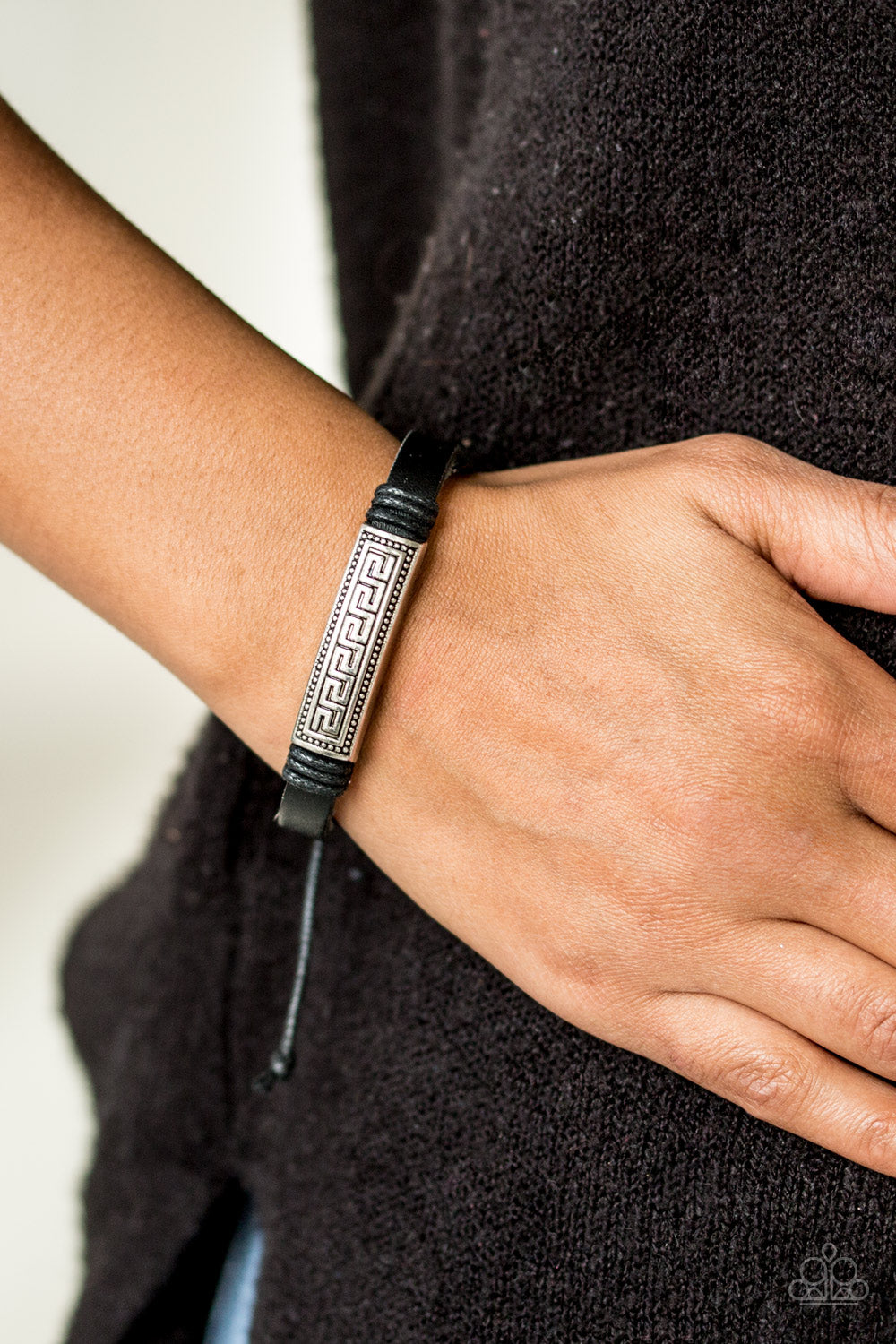 Paparazzi ♥ Ruins Raider - Black ♥ Bracelet