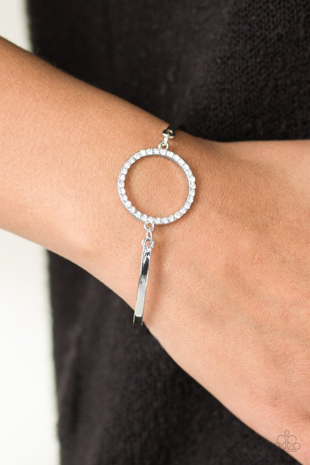 Paparazzi ♥ Center Of Couture - White ♥ Bracelet