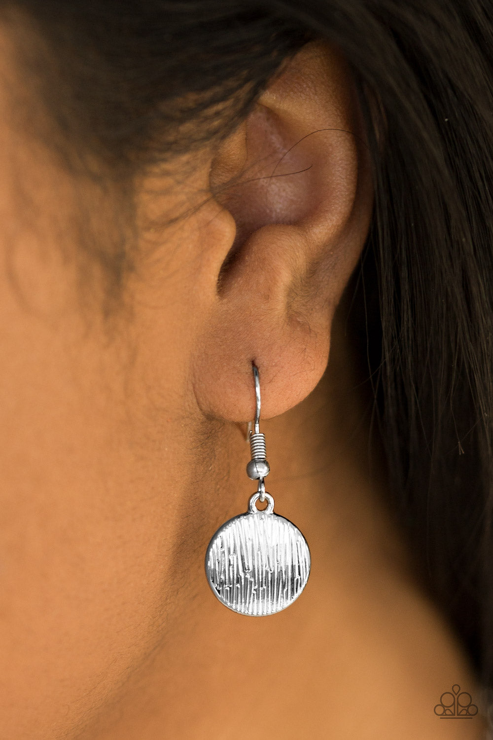 Paparazzi ♥ Glued To The SPOTLIGHT - Silver ♥ Necklace