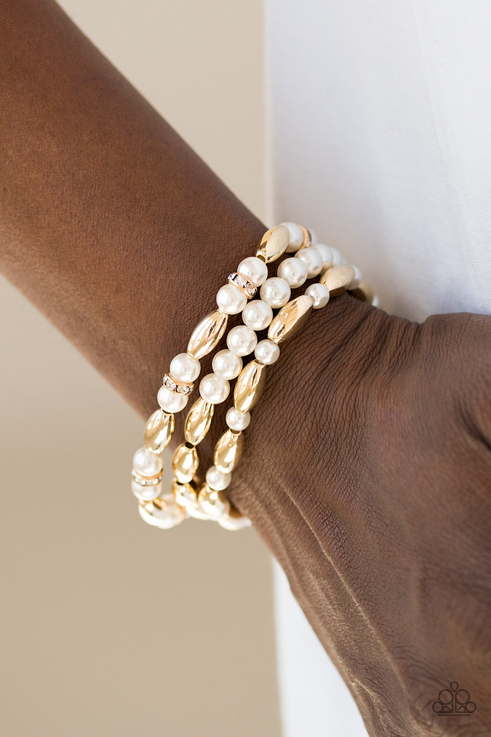 Paparazzi ♥ Chic Contender - Gold ♥ Bracelet
