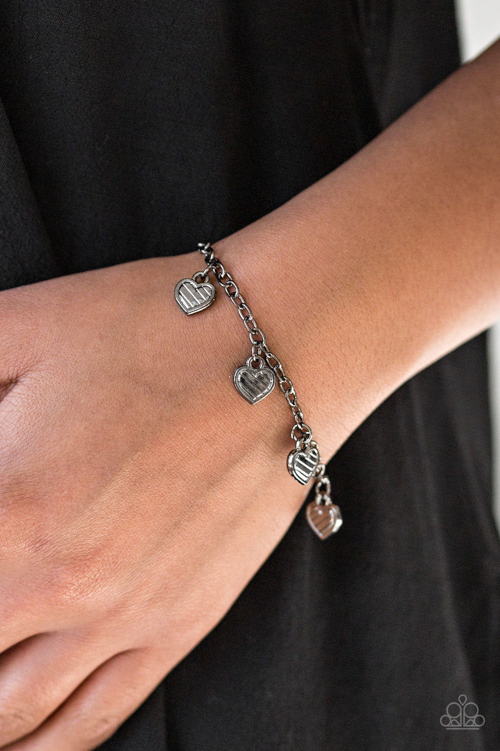 Paparazzi ♥ Straight Through The Heart - Black ♥ Bracelet