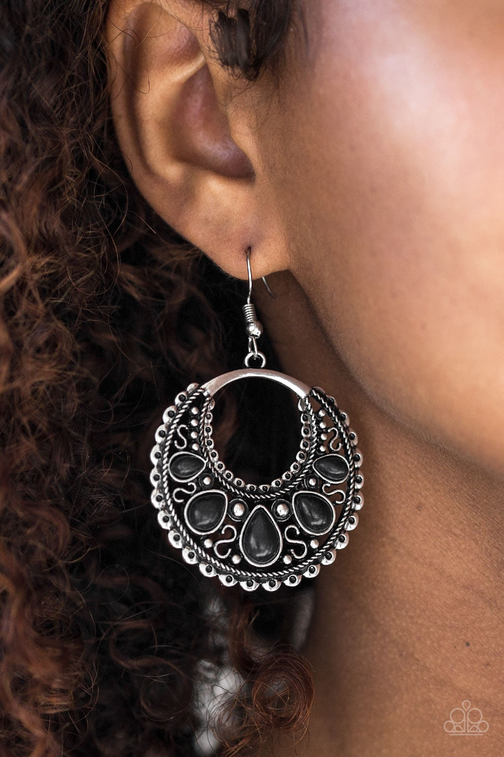 Paparazzi ♥ Desert Springs - Black ♥ Earrings