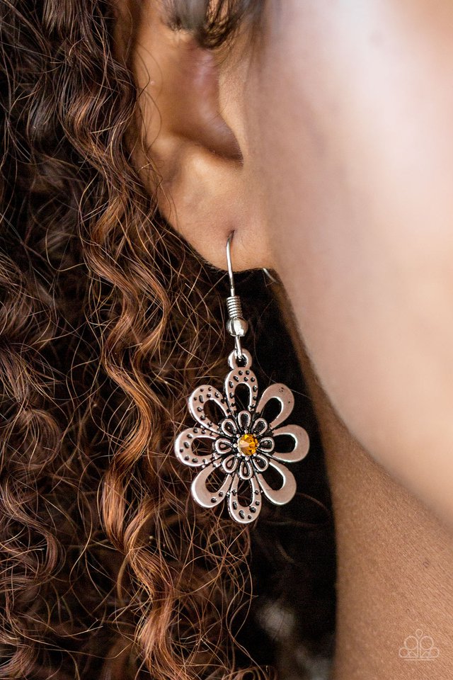 Paparazzi ♥ Fashion Floret - Brown ♥ Earrings