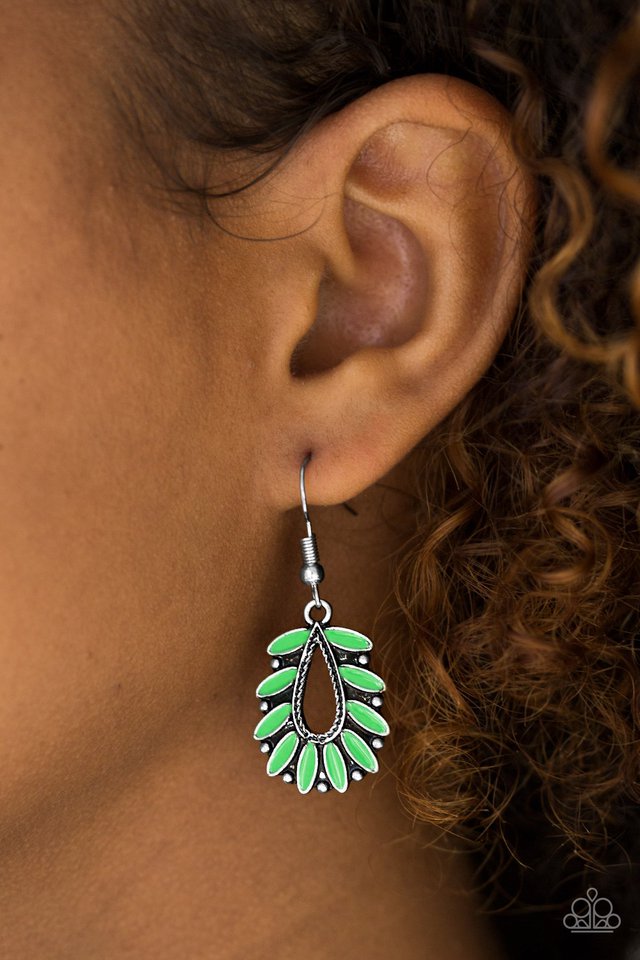 Paparazzi ♥ Rainforest Romance - Green ♥ Earrings