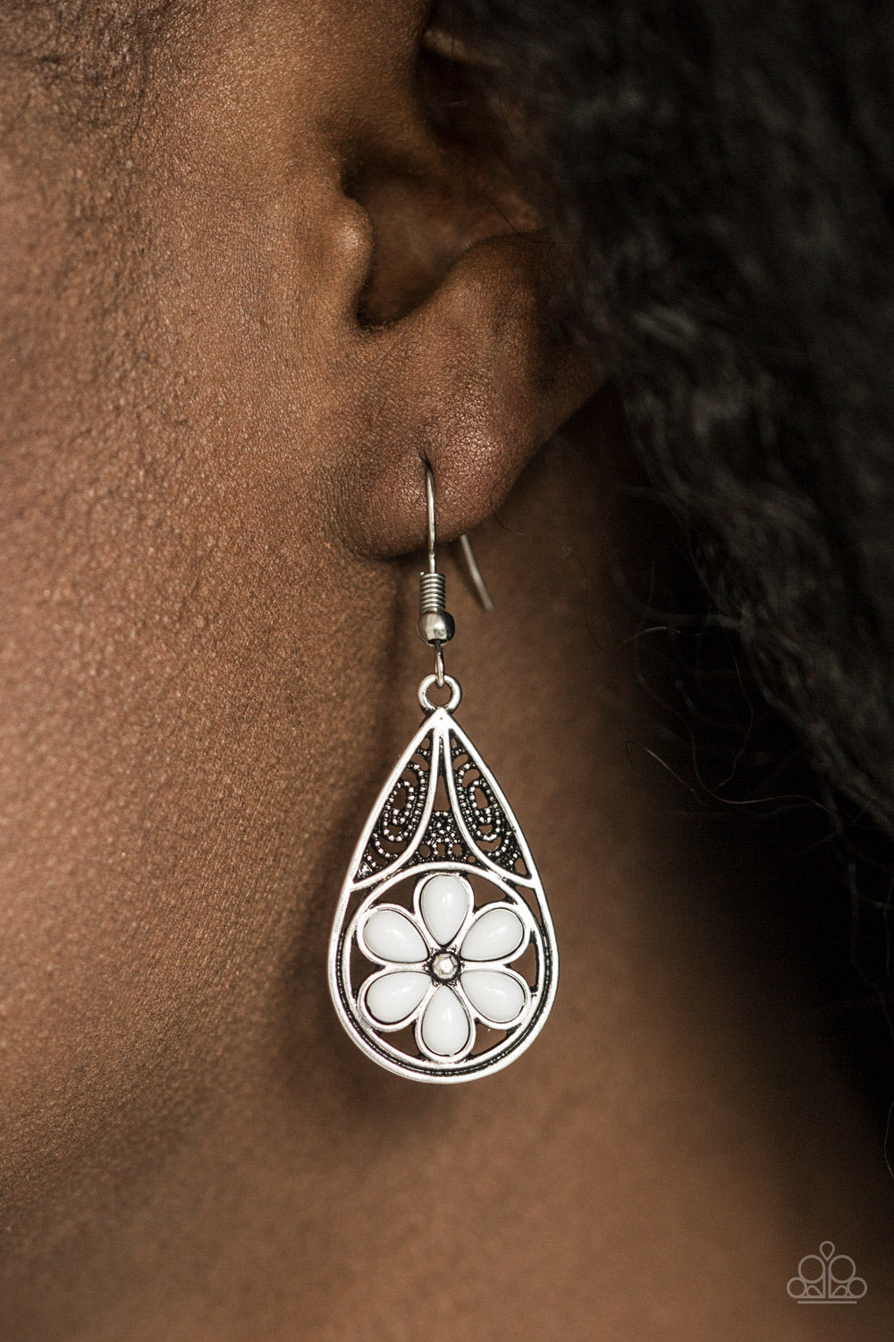 Paparazzi ♥ Countryside Cottage - White ♥ Earrings