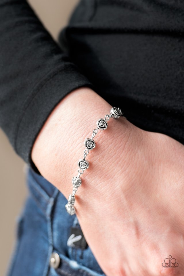 Paparazzi ♥ Rosebud Radiance - Silver ♥ Bracelet